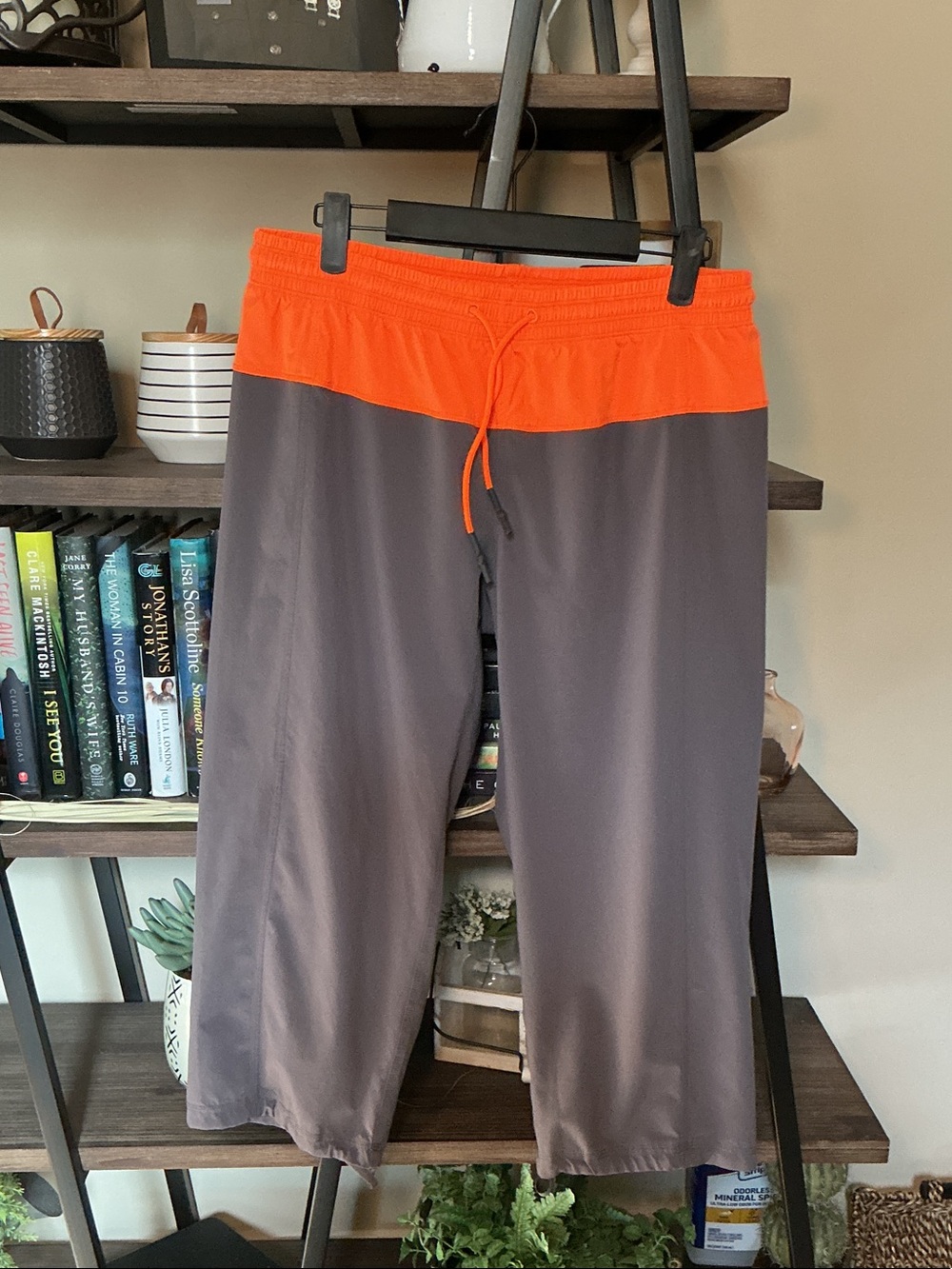 lululemon athletica step lively crop pants Size 8